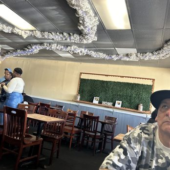 Gotta Have it Grill - Dinning Area - Southern Near Me - Gardena, California