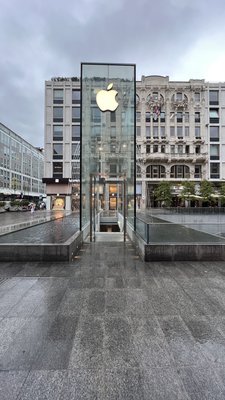 Apple Store Piazza Liberty by null