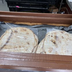 Anwar El Cajon market - Iraqi tanoor bread