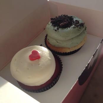 Georgetown Cupcake - Red velvet and mint cookies and cream. Slightly over baked and chewy. Hmmmmm. - Cupcakes Near Me - Washington, DC, District of Columbia Georgetown Cupcake - Red velvet and mint cookies and cream. Slightly over baked and chewy. Hmmmmm. - Cupcakes Near Me - Washington, DC, District of Columbia