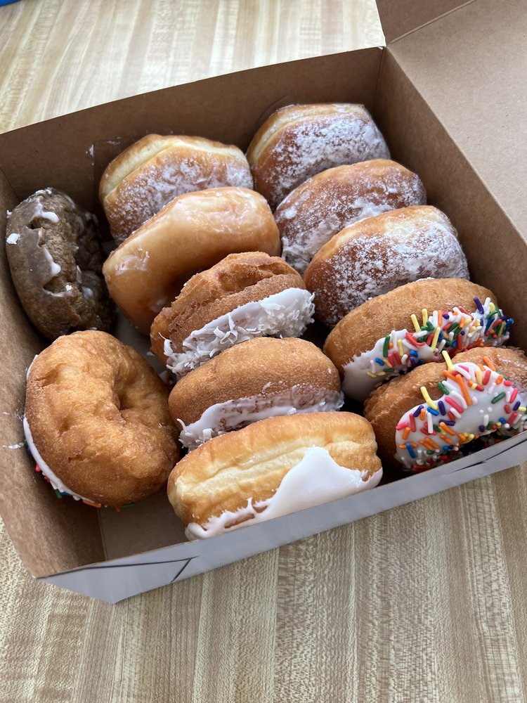 TURNER DONUT SHOP Updated August 2024 49 Photos & 81 Reviews 902