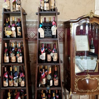 Tsillan Cellars - Wineries Near Me - Chelan, Washington