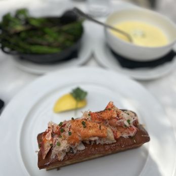 RH Rooftop Restaurant at RH West Palm - Lobster Roll - Wine Bars Near Me - West Palm Beach, Florida