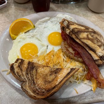 Castlewood Cafe - Queen's Breakfast - Breakfast & Brunch Near Me - New Hartford , New York Castlewood Cafe - Queen's Breakfast - Breakfast & Brunch Near Me - New Hartford , New York
