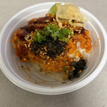 Mama Kim’s - Spicy Tuna Deluxe - Poke Near Me - Honolulu, Hawaii Mama Kim’s - Spicy Tuna Deluxe - Poke Near Me - Honolulu, Hawaii