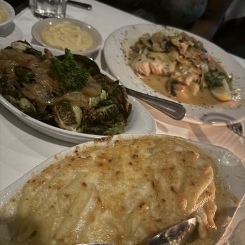 Hal's The Steakhouse - White Truffle Macaroni and Cheese, Brussels, Snapper with Artichokes and Mushrooms - American Near Me - Atlanta, Georgia Hal's The Steakhouse - White Truffle Macaroni and Cheese, Brussels, Snapper with Artichokes and Mushrooms - American Near Me - Atlanta, Georgia