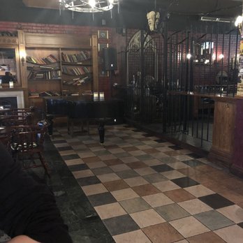 Jekyll & Hyde Public House - Inside look at those bookshelves - Pubs Near Me - Lillestrøm, 02