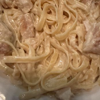 Franco's Italian Restaurant - Fettuccine Alfredo with chicken - Italian Near Me - Cypress, California