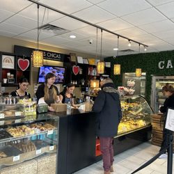 Las Chicas Bakery & Cafe - Bakery area