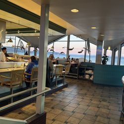 Anthony's - Inside