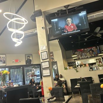 Aunties House Kitchen and Bar - Vibe - Cocktail Bars Near Me - Smyrna, Georgia