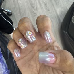 My nails came out so beautifully! Gigi is always artistic and cares for her clients!