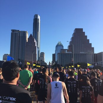 Statesman Capitol 10K - Waiting for race time on congress bridge - Races & Competitions Near Me - Austin, Texas
