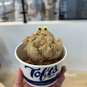 Toft's Grand Scoop - Brown Butter Bourbon Truffle and Brownie Bandit - Ice Cream & Frozen Yogurt Near Me - Columbus, Ohio