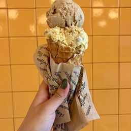 Earl Grey Tea and seasonal flavor Pumpkin Cheesecake on a cone