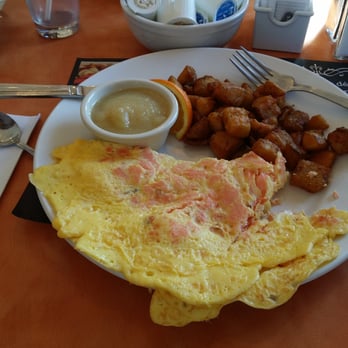 Ben & Florentine - Salmon omelette to die for - Breakfast & Brunch Near Me - Brossard, Quebec Ben & Florentine - Salmon omelette to die for - Breakfast & Brunch Near Me - Brossard, Quebec