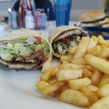 Mineola Diner - Diners Near Me - Mineola, New York
