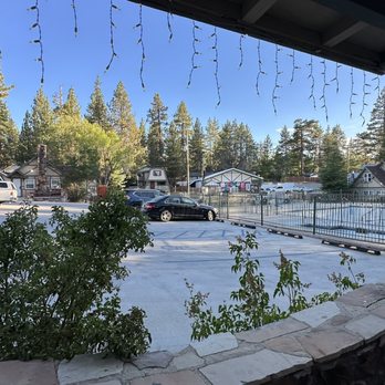 Bear Creek Resort - Guest Houses Near Me - Big Bear Lake, California
