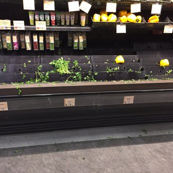 Wegmans - Ample produce selection at 7pm on a weeknight (this is typical of this location) - Grocery Near Me - Northborough, Massachusetts