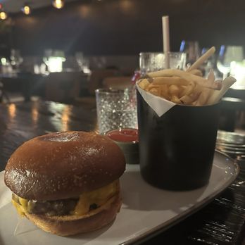 La Tremenda - Best Spanish Restaurant in Miami - Hamburger - Spanish Near Me - Doral, Florida La Tremenda - Best Spanish Restaurant in Miami - Hamburger - Spanish Near Me - Doral, Florida