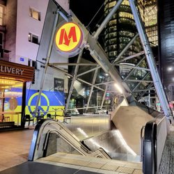 Metro Rondo ONZ - Entrance