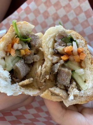 Lilys Sandwich by null