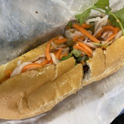 Kien Company - Chicken Bahn mi