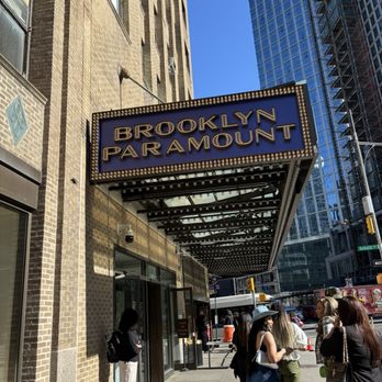 Brooklyn Paramount Theater - Music Venues Near Me - Brooklyn, New York