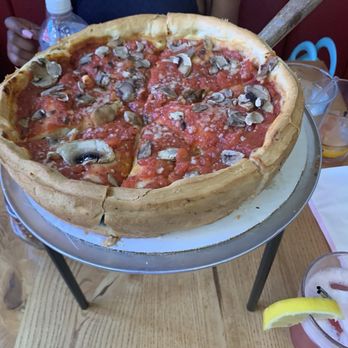 Giordano's - Chicken sausage deep dish pizza - Pizza Near Me - Chicago, Illinois Giordano's - Chicken sausage deep dish pizza - Pizza Near Me - Chicago, Illinois