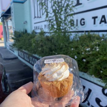 Tiny Pies - Key Lime Pie - Desserts Near Me - Austin, Texas Tiny Pies - Key Lime Pie - Desserts Near Me - Austin, Texas