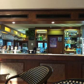Glenroy Hotel - Bar - Hotels Near Me - Alexandria, NSW