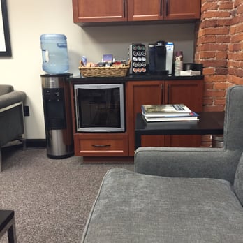 Thomas Nabors,DDS - Comfortable waiting area - Cosmetic Dentists Near Me - Nashville, Tennessee