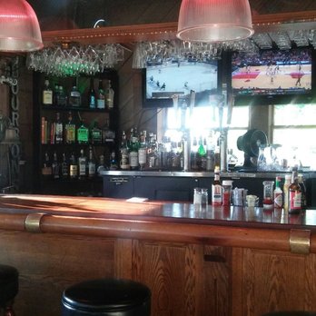 Quinn's Lighthouse - Seafood Near Me - Oakland, California