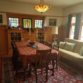 DeLaunay House - Harmony suite dining room - Vacation Rentals Near Me - Ashland, Oregon DeLaunay House - Harmony suite dining room - Vacation Rentals Near Me - Ashland, Oregon