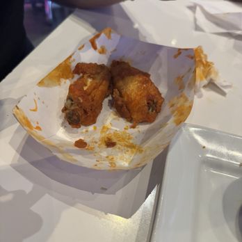 Dave & Buster's Orange - buffalo Original Wings - American Near Me - Orange, California