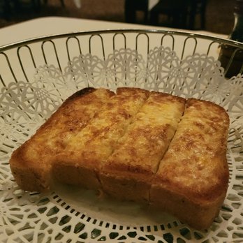 Hy's Steak House - Cheese bread - Steakhouses Near Me - Honolulu, Hawaii