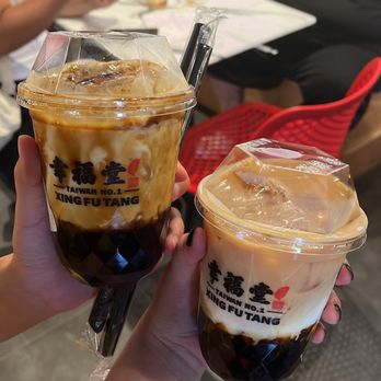 Xing Fu Tang - Left: Signature Brown Sugar Boba Milk ($6.50) Right: Brown Sugar Boba Black Tea Latte ($6.50) - Bubble Tea Near Me - Milpitas, California