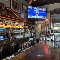 No Name Bar - Bar and television