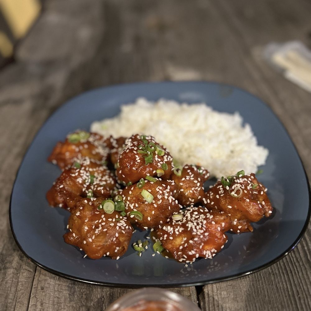 Blossom Bites & Eatery - Korean Fried Chicken - Honey Butter Bowl - Halal Near Me - Culver City, California