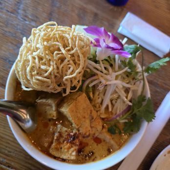 SOI Restaurant and Bar  - Khao Soi - Thai Near Me - Kirkland, Washington