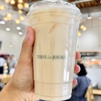 Tous Les Jours - Earl Grey Tea Latte - Bakeries Near Me - Cerritos, California Tous Les Jours - Earl Grey Tea Latte - Bakeries Near Me - Cerritos, California