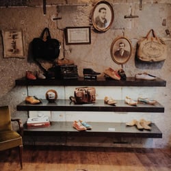 Pop and Shoes - Mur Officine Creative