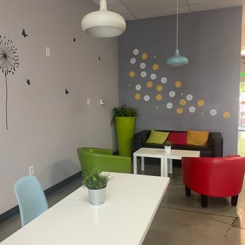 Tealeaf Cafe - Seating area inside - Bubble Tea Near Me - Reno, Nevada