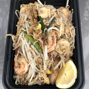 Bamboo Leaf - Skip the shrimp pad Thai it lacked the sweet and tangy flavor it's suppose to have - Thai Near Me - Bradley Beach, New Jersey