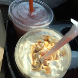 Mmm butter bear and a banana berry freeze :) Mmm butter bear and a banana berry freeze :)
