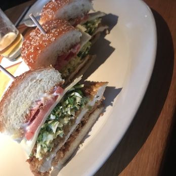 R+D Kitchen - Ding 's Crispy Chicken Sandwich - New American Near Me - Yountville, California