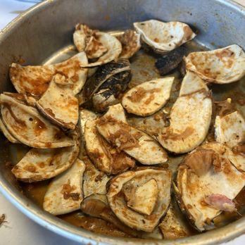 Angry Crab Shack - Broken clams. They did replace with new ones due to the large amount of broken shells. - Seafood Near Me - Prescott, Arizona
