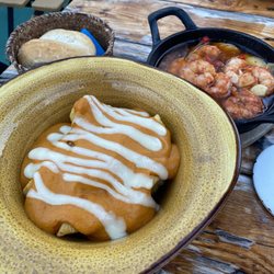 Xiringuito - Patatas bravas and gambas ajilo