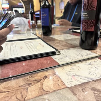 La Famiglia - Table - Italian Near Me - Miramar, Florida La Famiglia - Table - Italian Near Me - Miramar, Florida