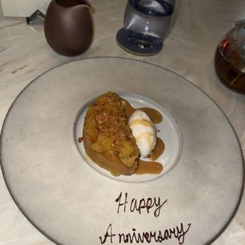 Senia - Pineapple Bread Pudding - Cocktail Bars Near Me - Honolulu, Hawaii Senia - Pineapple Bread Pudding - Cocktail Bars Near Me - Honolulu, Hawaii
